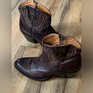 Lucchese Round Toe Brown Leather Boots Size 7.5